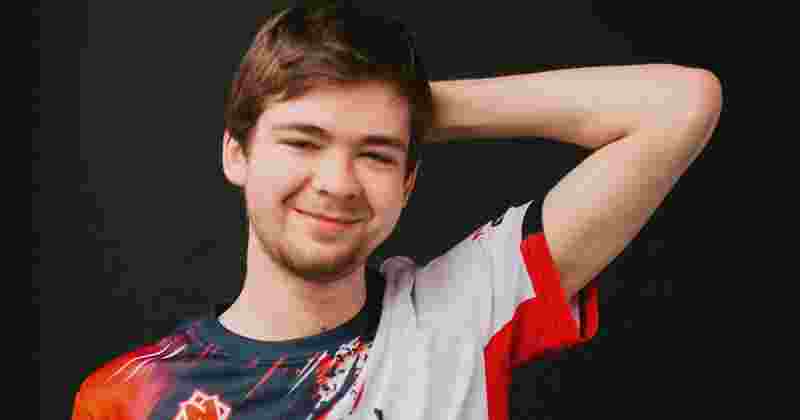 资讯队友全部牺牲 主播被迫与敌人组队，结果反水？